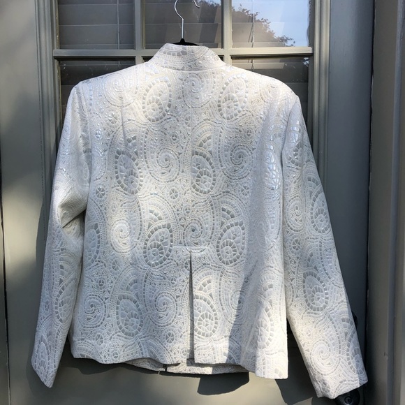 Chico’s Metallic Jacquard Zip Formal Blazer Lined White Shimmer Size 2 - Picture 7 of 8